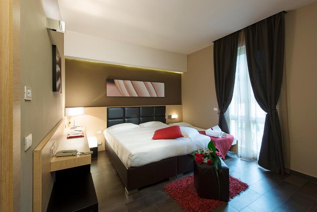 Unahotels Villa Dei Platani Foligno Oda fotoğraf