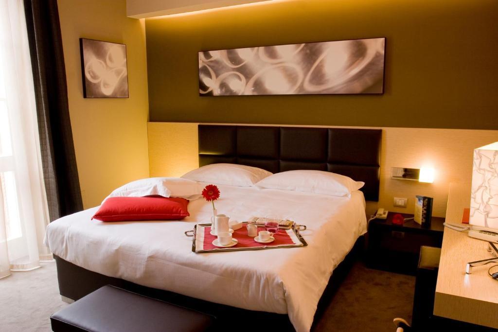 Unahotels Villa Dei Platani Foligno Oda fotoğraf