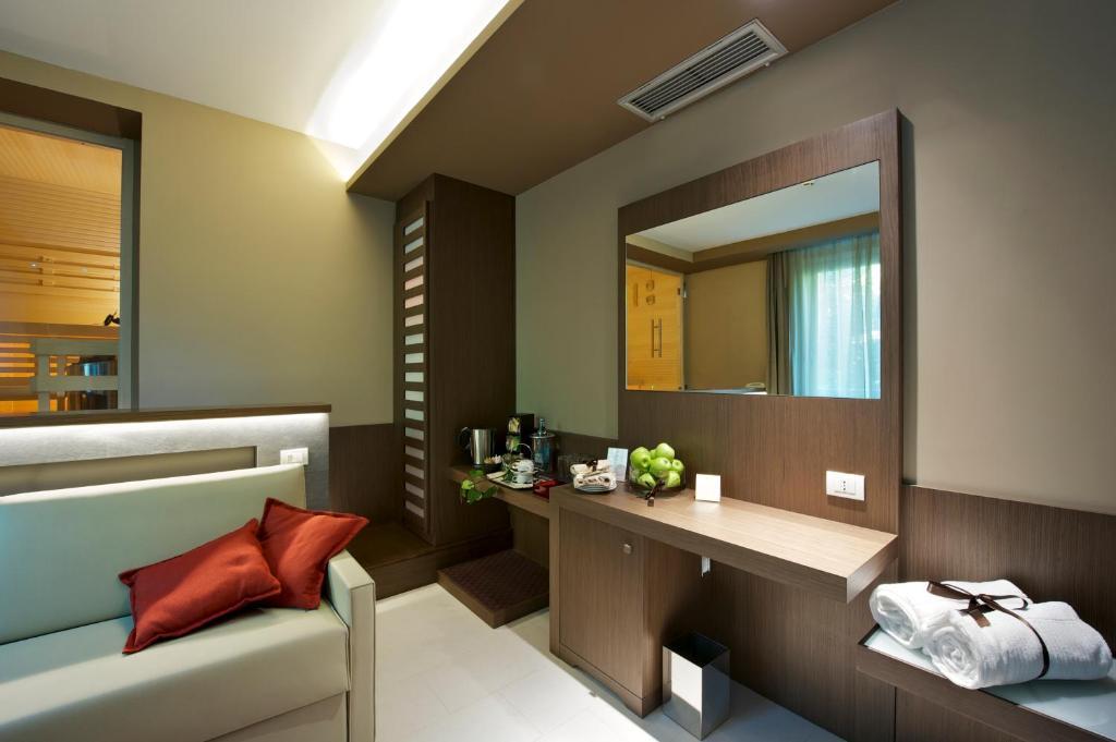 Unahotels Villa Dei Platani Foligno Oda fotoğraf