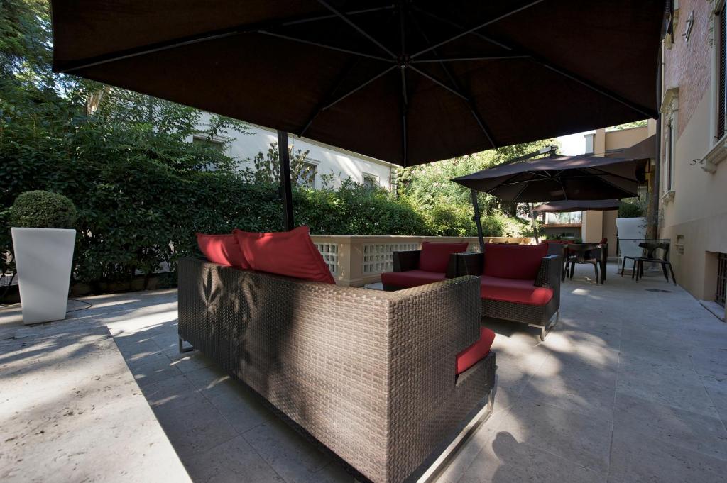 Unahotels Villa Dei Platani Foligno Dış mekan fotoğraf