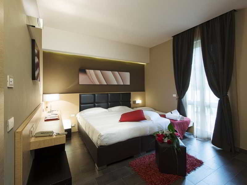 Unahotels Villa Dei Platani Foligno Dış mekan fotoğraf