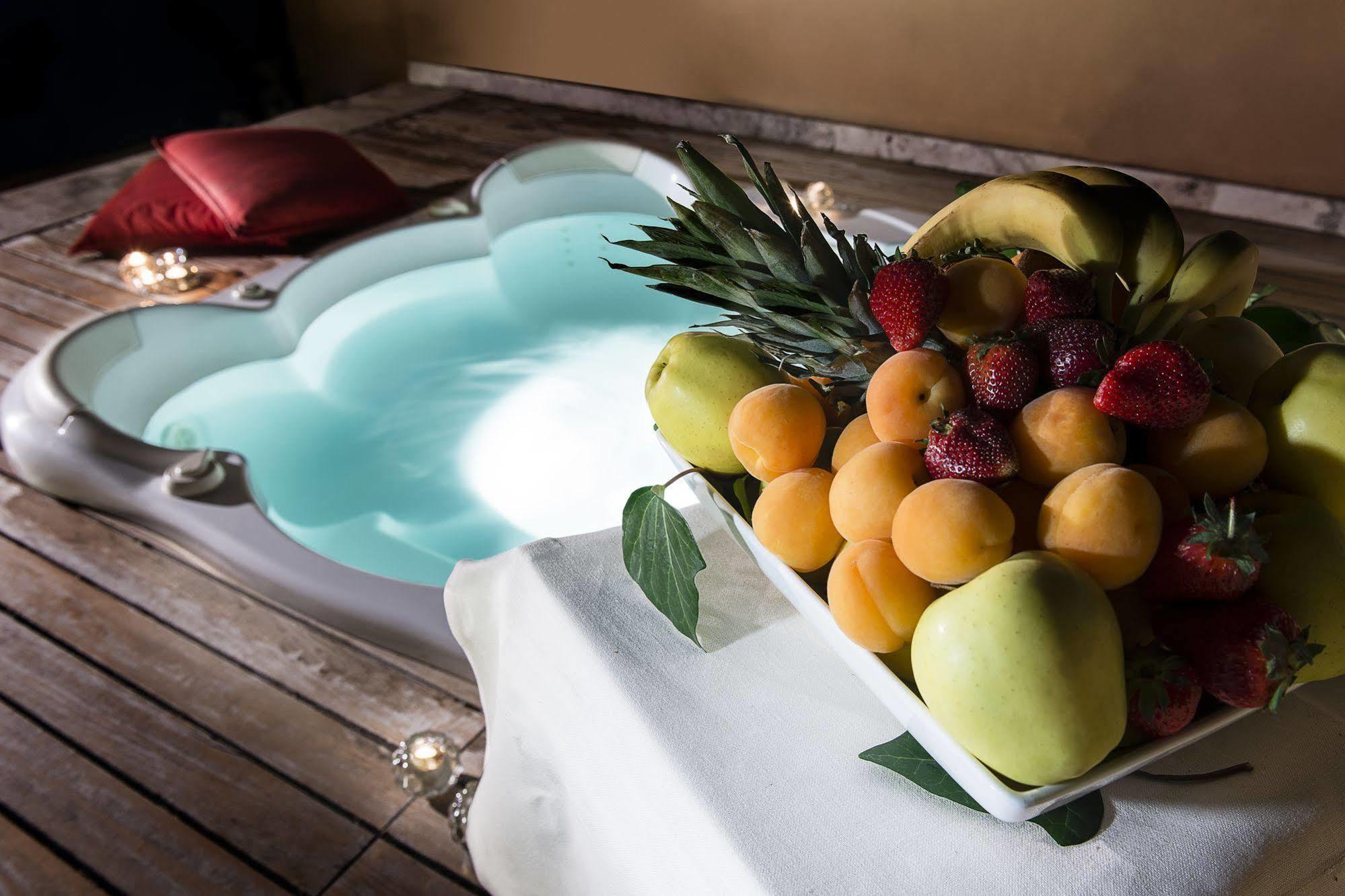 Unahotels Villa Dei Platani Foligno Dış mekan fotoğraf