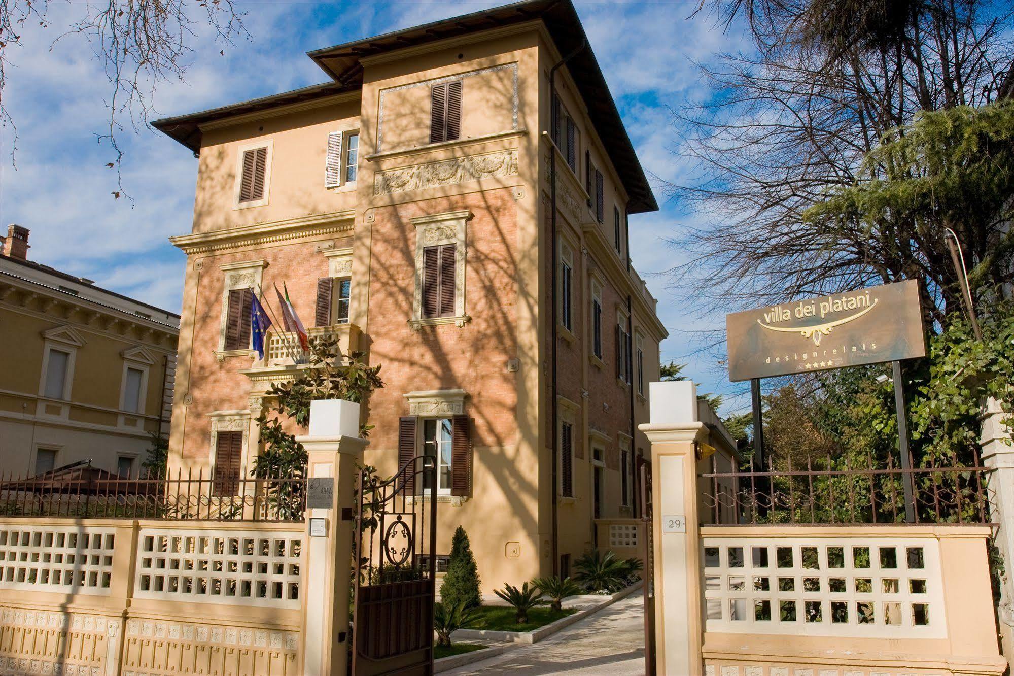 Unahotels Villa Dei Platani Foligno Dış mekan fotoğraf