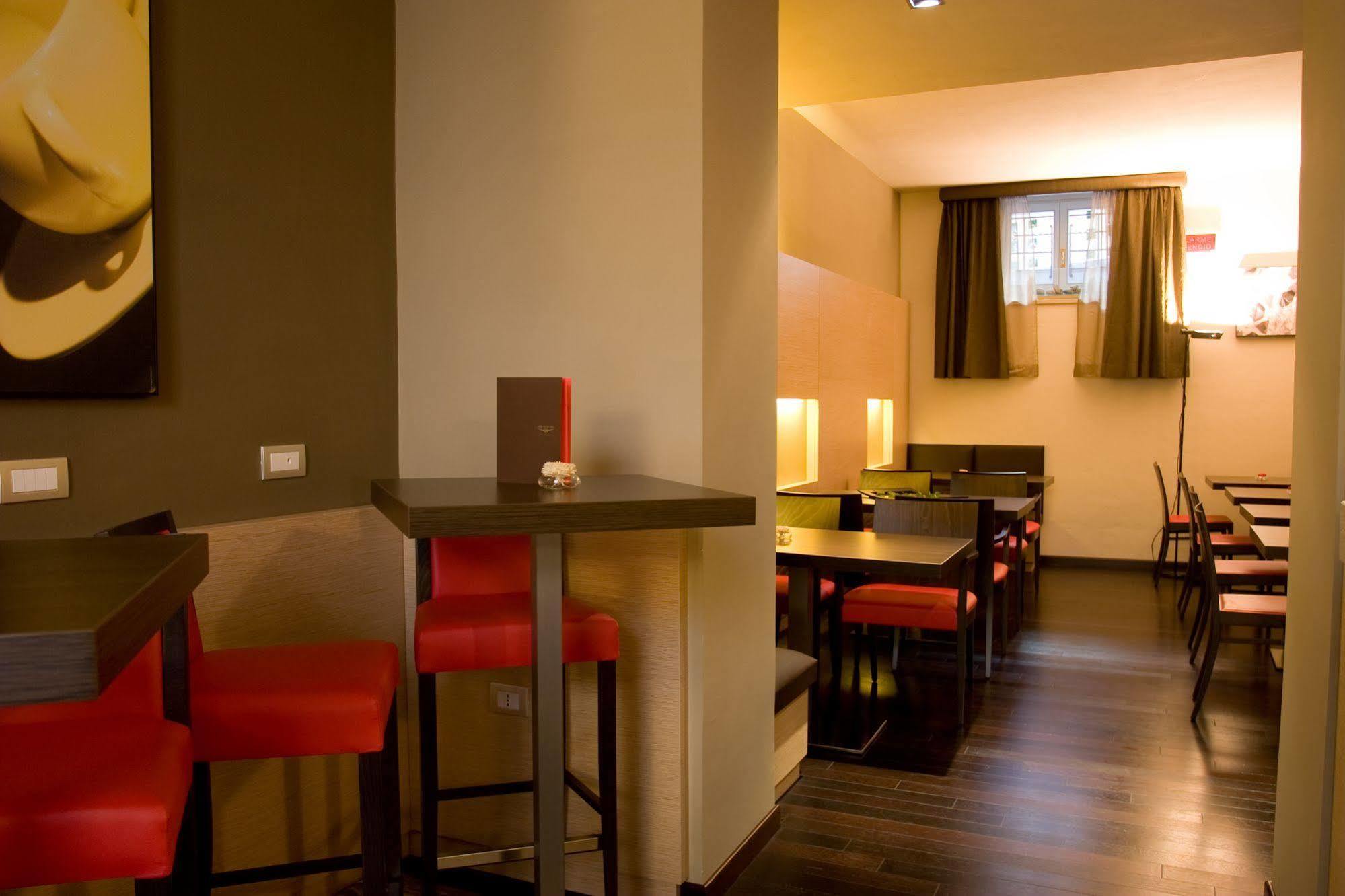 Unahotels Villa Dei Platani Foligno Dış mekan fotoğraf